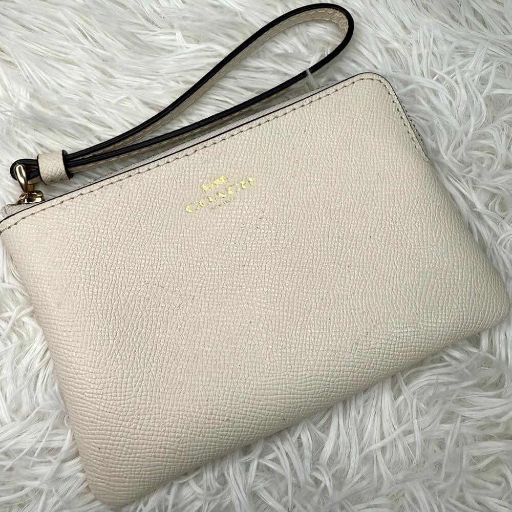 COACH White Zip Wristlet